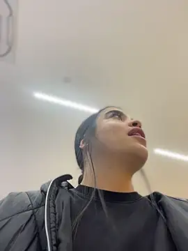 JuanitaMore01 online show from April 30, 2026, 8:57 pm