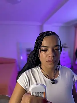 JuanitaMore01 online show from July 3, 2026, 8:04 pm