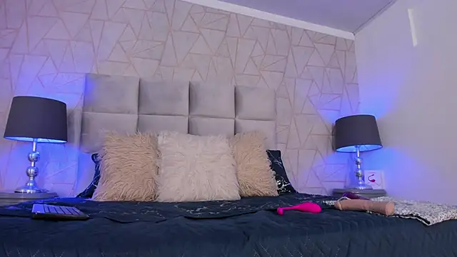 Snapshot of Emely_florence_ chatting on October 15, 2025, 6:38 pm Emely florence online show from October 15, 2025, 6:38 pm