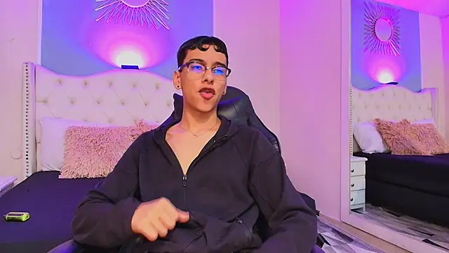 Aiden Royce online show from September 22, 2025, 5:13 am
