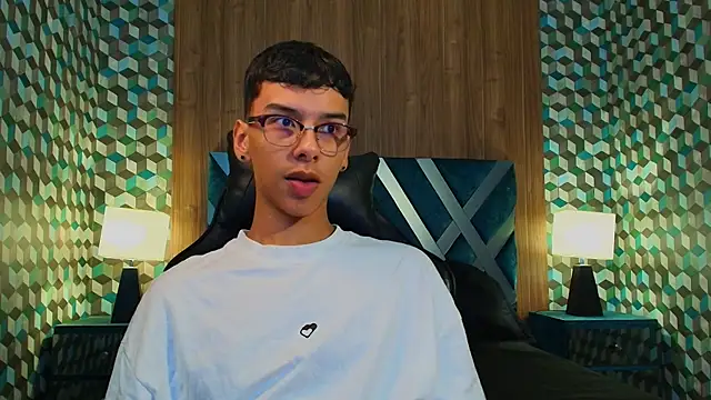 Aiden Royce online show from November 2, 2025, 11:32 pm