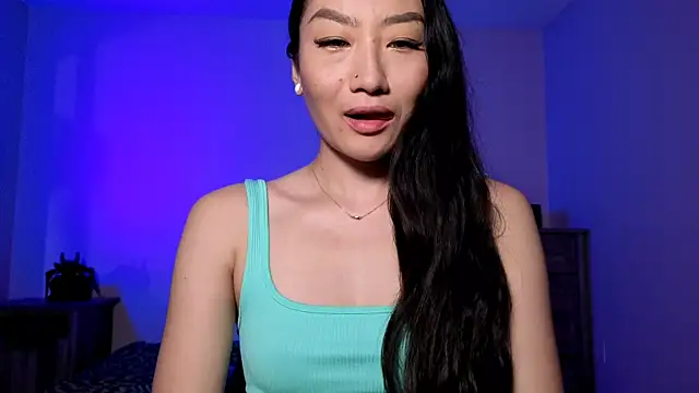 Aliciaz3 online show from November 15, 2025, 2:10 pm