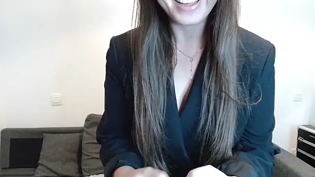 Snapshot of liloush__ chatting on October 7, 2025, 7:26 pm liloush online show from October 7, 2025, 7:26 pm