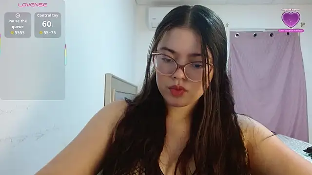 Snapshot of Valentina2390 chatting on July 24, 2026, 2:51 am Valentina2390 online show from July 24, 2026, 2:51 am