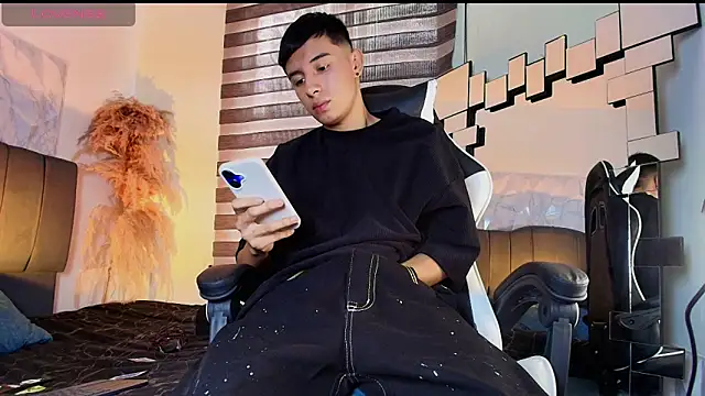 Isaac tan online show from March 19, 2026, 8:42 pm