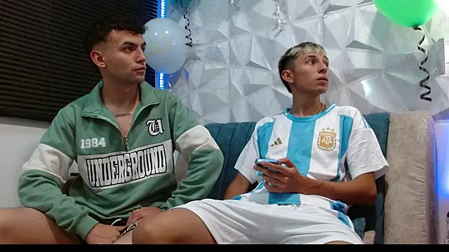 Snapshot of Isaac_tan chatting on September 12, 2025, 8:03 am Isaac tan online show from September 12, 2025, 8:03 am