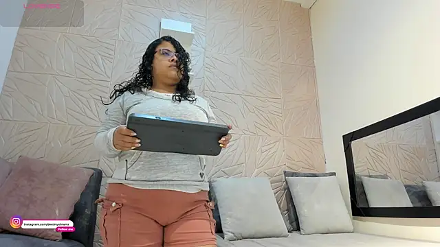 DestinySins online show from June 29, 2026, 12:38 pm