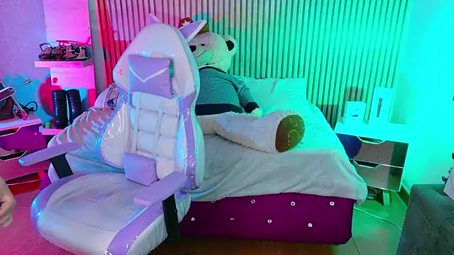 Snapshot of _aitana_001 chatting on December 14, 2025, 7:30 pm aitana 001 online show from December 14, 2025, 7:30 pm