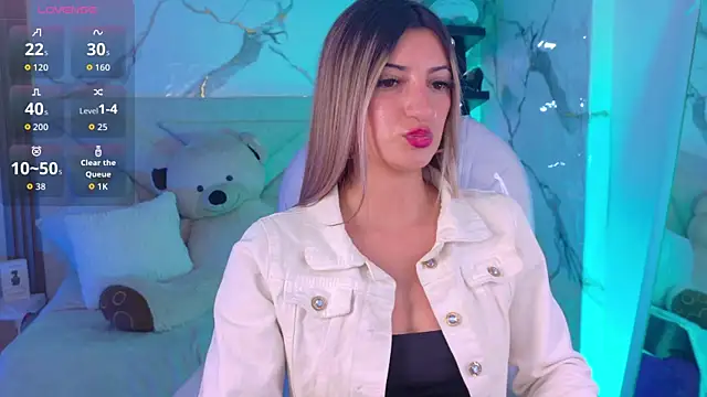 Snapshot of _aitana_001 chatting on June 13, 2026, 7:23 pm aitana 001 online show from June 13, 2026, 7:23 pm