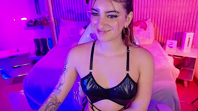 Snapshot of _aitana_001 chatting on December 5, 2025, 7:55 pm aitana 001 online show from December 5, 2025, 7:55 pm