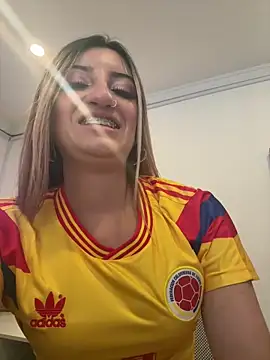 Snapshot of _aitana_001 chatting on June 17, 2026, 6:18 pm aitana 001 online show from June 17, 2026, 6:18 pm