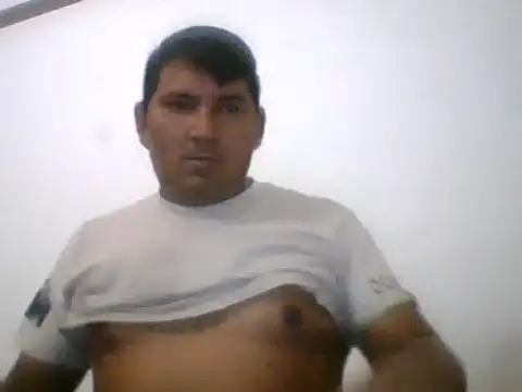 Snapshot of alexande_04 chatting on October 22, 2025, 12:32 am alexande 04 online show from October 22, 2025, 12:32 am