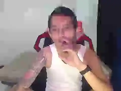 Snapshot of brianbigcock777 chatting on April 15, 2026, 7:58 pm brianbigcock777 online show from April 15, 2026, 7:58 pm