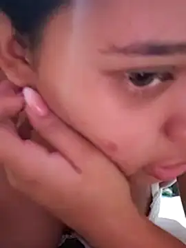 Snapshot of Violethroos chatting on November 6, 2025, 2:59 am Violethroos online show from November 6, 2025, 2:59 am