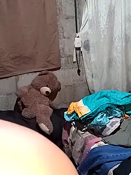 Snapshot of Violethroos chatting on November 8, 2025, 2:04 am Violethroos online show from November 8, 2025, 2:04 am