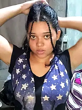 Snapshot of Violethroos chatting on October 31, 2025, 2:30 am Violethroos online show from October 31, 2025, 2:30 am