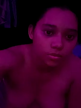 Snapshot of Violethroos chatting on October 16, 2025, 4:21 am Violethroos online show from October 16, 2025, 4:21 am