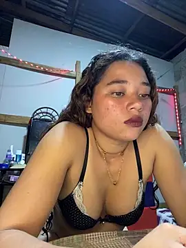 Snapshot of Rico02j chatting on June 17, 2026, 2:44 am Rico02j online show from June 17, 2026, 2:44 am
