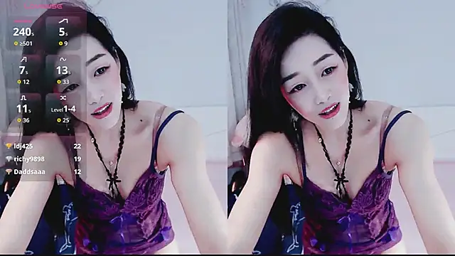 yaoyao-baby520 online show from February 15, 2026, 1:06 am