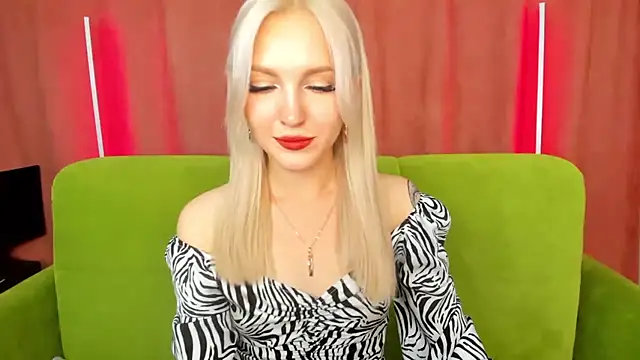 LisaFoxyMe online show from October 18, 2025, 8:49 am