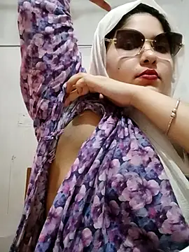 Snapshot of Nusrat-N chatting on July 7, 2026, 1:19 am Nusrat-N online show from July 7, 2026, 1:19 am