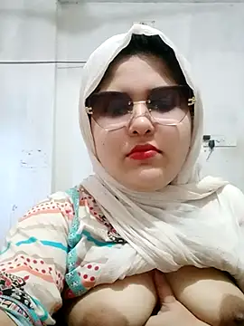 Snapshot of Nusrat-N chatting on July 12, 2026, 3:40 am Nusrat-N online show from July 12, 2026, 3:40 am