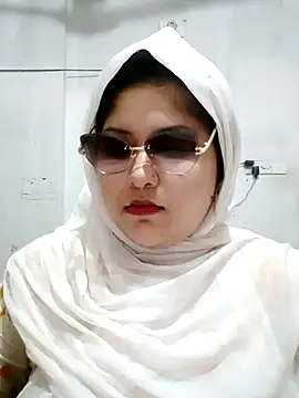 Snapshot of Nusrat-N chatting on July 19, 2026, 4:04 pm Nusrat-N online show from July 19, 2026, 4:04 pm