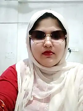 Snapshot of Nusrat-N chatting on August 6, 2026, 1:11 am Nusrat-N online show from August 6, 2026, 1:11 am