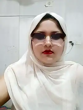 Snapshot of Nusrat-N chatting on June 28, 2026, 1:23 am Nusrat-N online show from June 28, 2026, 1:23 am