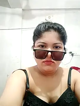 Snapshot of Nusrat-N chatting on September 29, 2025, 1:56 am Nusrat-N online show from September 29, 2025, 1:56 am