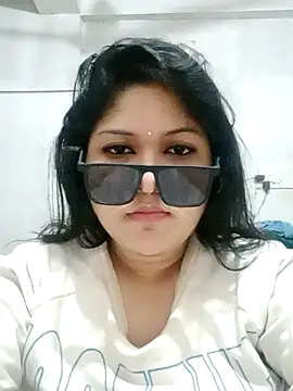 Snapshot of Nusrat-N chatting on December 2, 2025, 4:09 pm Nusrat-N online show from December 2, 2025, 4:09 pm