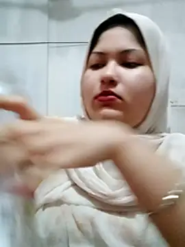 Snapshot of Nusrat-N chatting on July 18, 2026, 2:09 am Nusrat-N online show from July 18, 2026, 2:09 am