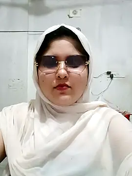 Snapshot of Nusrat-N chatting on July 29, 2026, 1:54 pm Nusrat-N online show from July 29, 2026, 1:54 pm