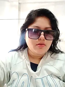 Snapshot of Nusrat-N chatting on December 14, 2025, 8:42 am Nusrat-N online show from December 14, 2025, 8:42 am