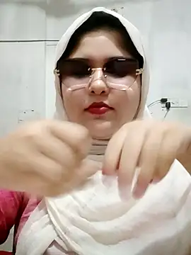 Snapshot of Nusrat-N chatting on July 9, 2026, 3:40 am Nusrat-N online show from July 9, 2026, 3:40 am