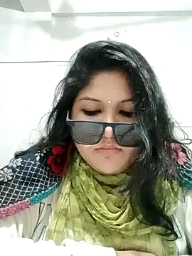 Snapshot of Nusrat-N chatting on December 4, 2025, 5:56 pm Nusrat-N online show from December 4, 2025, 5:56 pm