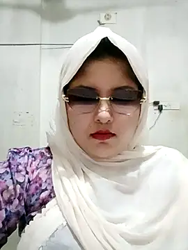Snapshot of Nusrat-N chatting on July 18, 2026, 2:14 pm Nusrat-N online show from July 18, 2026, 2:14 pm