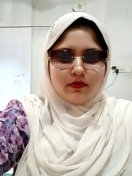 Snapshot of Nusrat-N chatting on July 24, 2026, 4:30 am Nusrat-N online show from July 24, 2026, 4:30 am