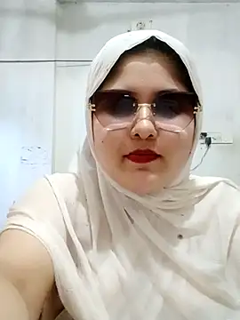 Snapshot of Nusrat-N chatting on July 28, 2026, 3:47 am Nusrat-N online show from July 28, 2026, 3:47 am