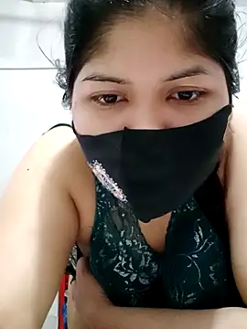 Snapshot of Nusrat-N chatting on October 26, 2025, 1:17 am Nusrat-N online show from October 26, 2025, 1:17 am