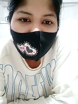 Snapshot of Nusrat-N chatting on November 18, 2025, 3:21 am Nusrat-N online show from November 18, 2025, 3:21 am