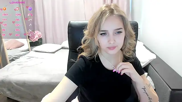 TaisiaHot online show from February 25, 2026, 9:09 am