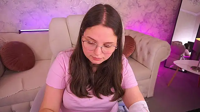 Snapshot of SophieDreamss chatting on October 21, 2025, 2:27 pm SophieDreamss online show from October 21, 2025, 2:27 pm