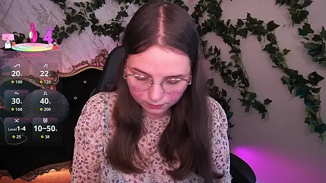 Snapshot of SophieDreamss chatting on October 11, 2025, 1:23 pm SophieDreamss online show from October 11, 2025, 1:23 pm