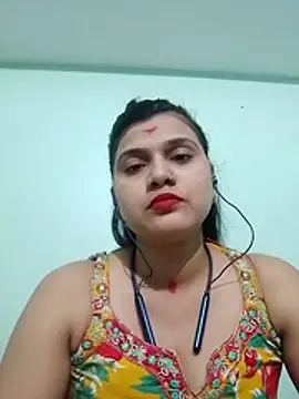 Snapshot of Kavya-Tiwari chatting on November 5, 2025, 7:06 pm Kavya-Tiwari online show from November 5, 2025, 7:06 pm