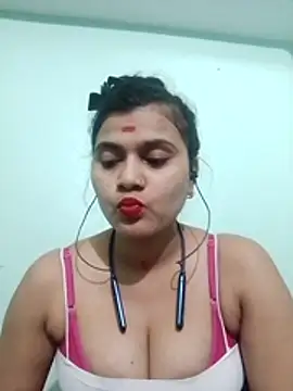 Snapshot of Kavya-Tiwari chatting on December 16, 2025, 9:02 am Kavya-Tiwari online show from December 16, 2025, 9:02 am