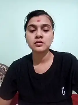 Snapshot of Kavya-Tiwari chatting on June 1, 2026, 6:24 am Kavya-Tiwari online show from June 1, 2026, 6:24 am