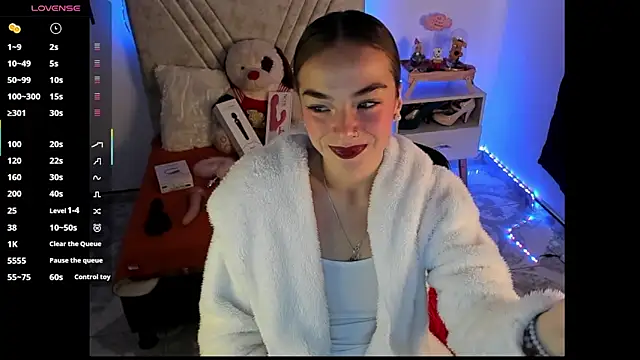 Mia Victoria22 online show from July 17, 2026, 4:37 pm
