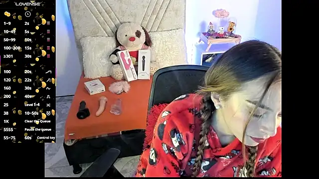 Mia Victoria22 online show from June 25, 2026, 2:53 am