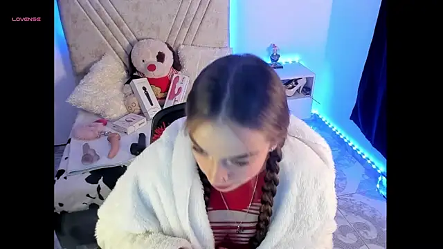 Mia Victoria22 online show from April 22, 2026, 2:29 am